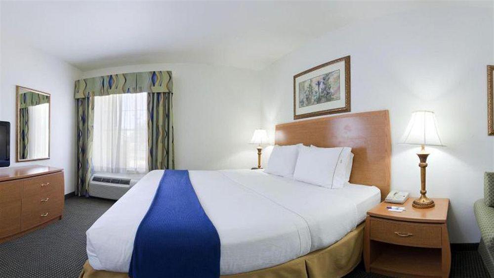 Holiday Inn Express Hotel & Suites Columbus By Ihg Extérieur photo