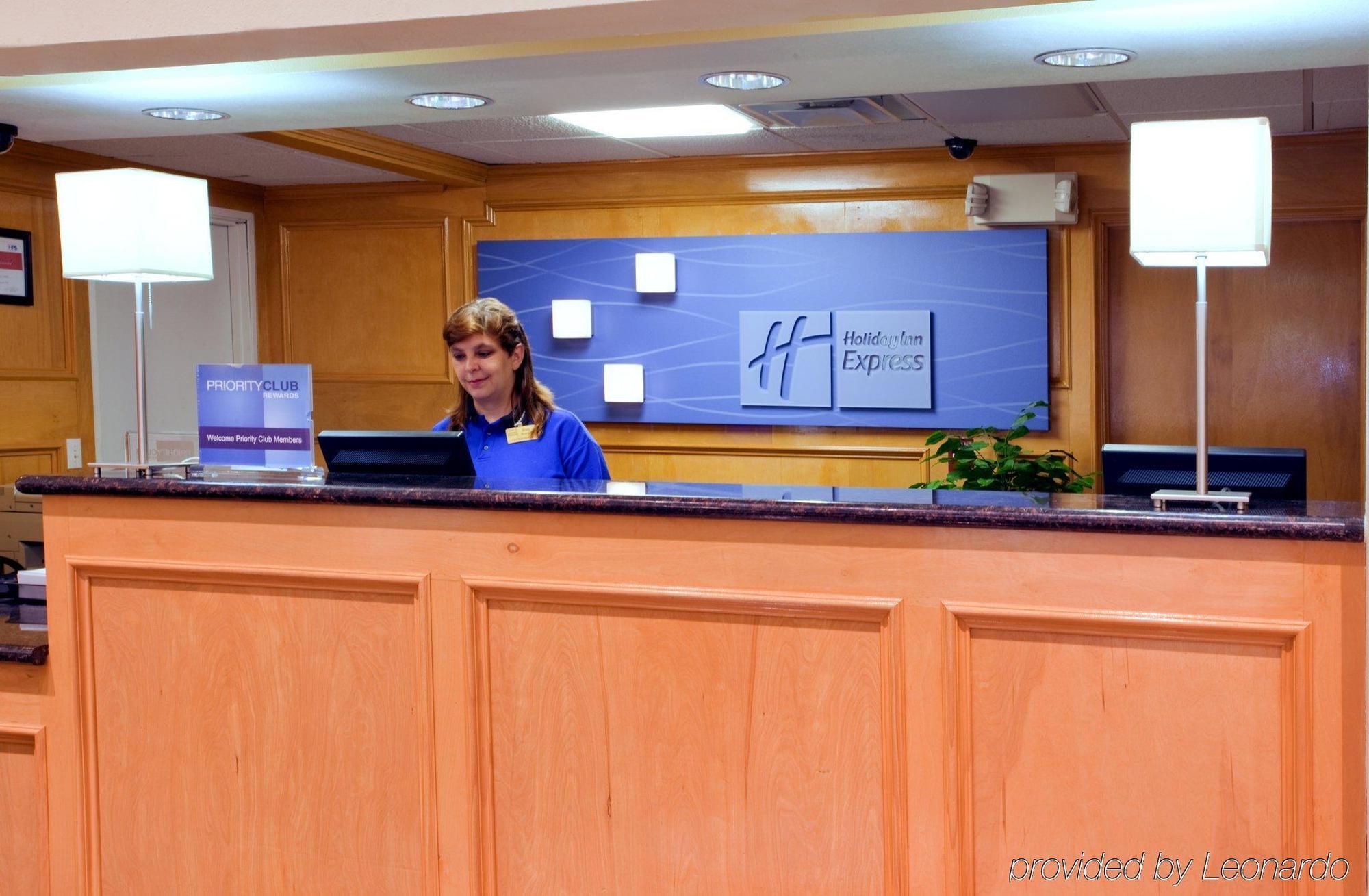 Holiday Inn Express Hotel & Suites Columbus By Ihg Intérieur photo
