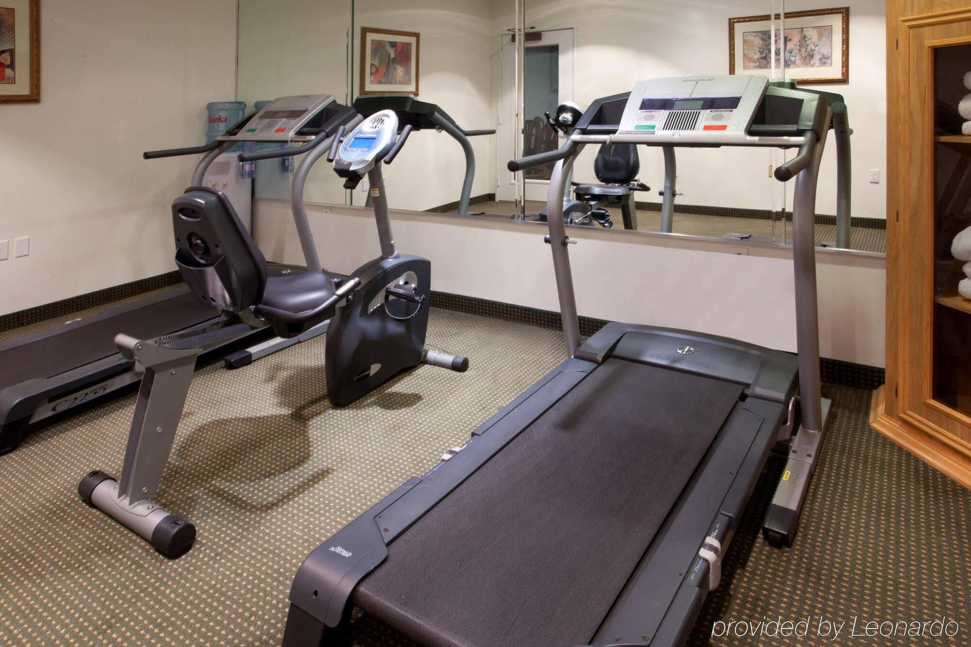Holiday Inn Express Hotel & Suites Columbus By Ihg Extérieur photo