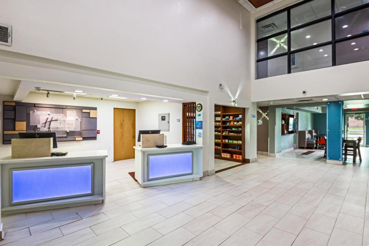 Holiday Inn Express Hotel & Suites Columbus By Ihg Extérieur photo